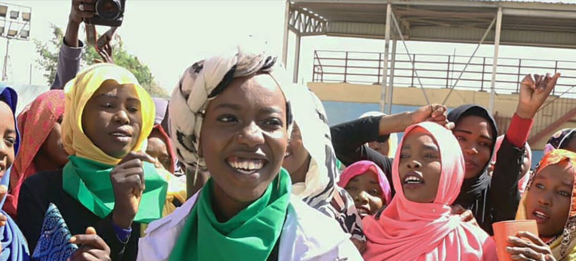 Poetisa Emi Mahmoud, nova embaixadora do Acnur, participa do TEDx Poetisa Emi Mahmoud, nova embaixadora do Acnur, participa do TEDx